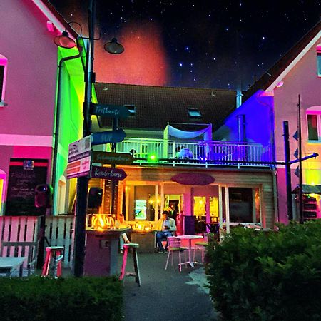 Feels Beach Club Hotel คูล็องสบอร์น ภายนอก รูปภาพ