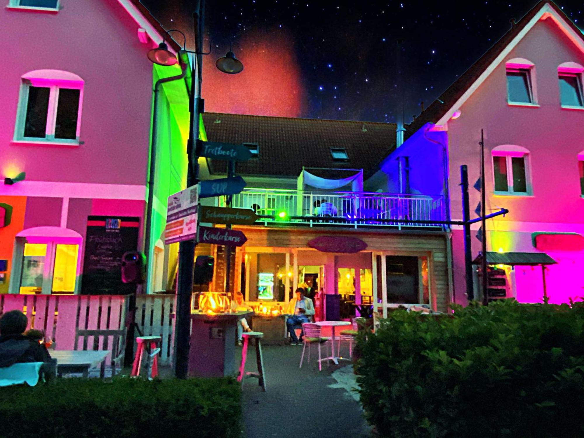 Feels Beach Club Hotel คูล็องสบอร์น ภายนอก รูปภาพ